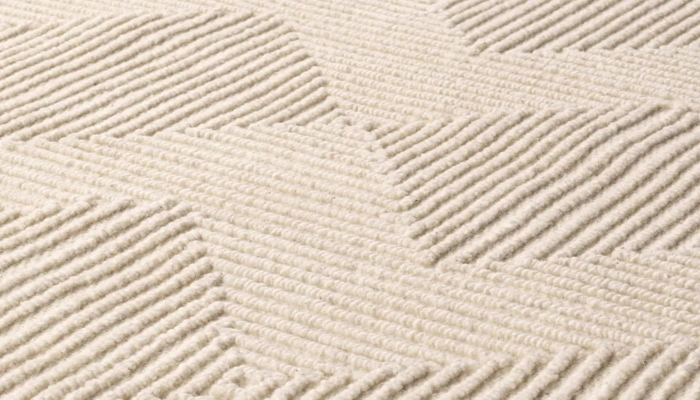 Herringbone 170 X 240cm Patterned Rug in Ivory