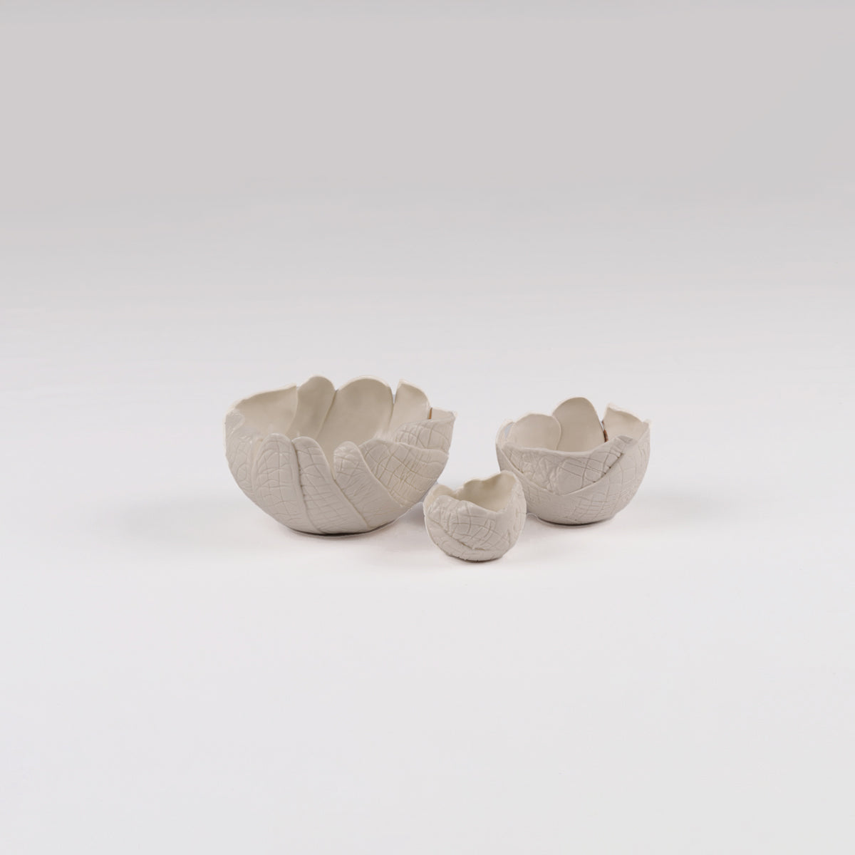 Porcelain Flower Bowls Set