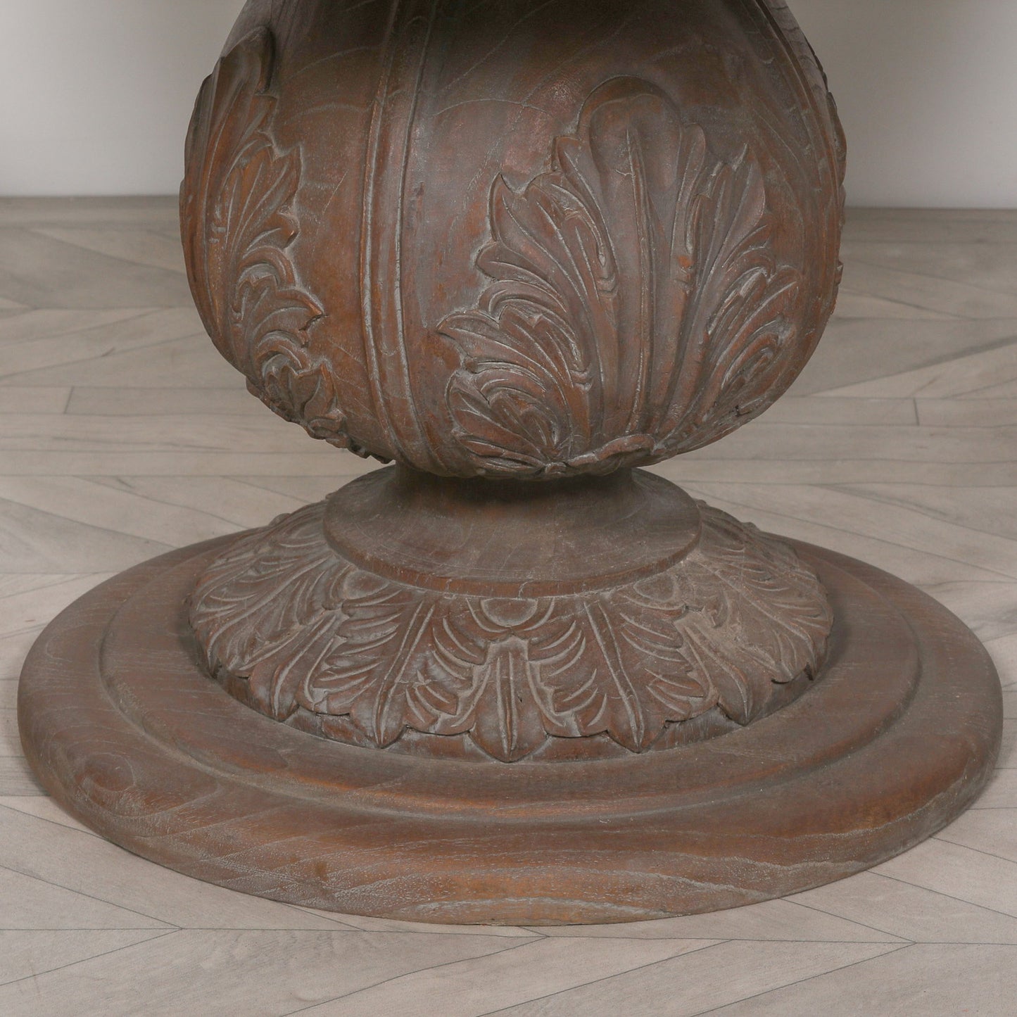 Round Pedestal Acorn Dining Table 120cm